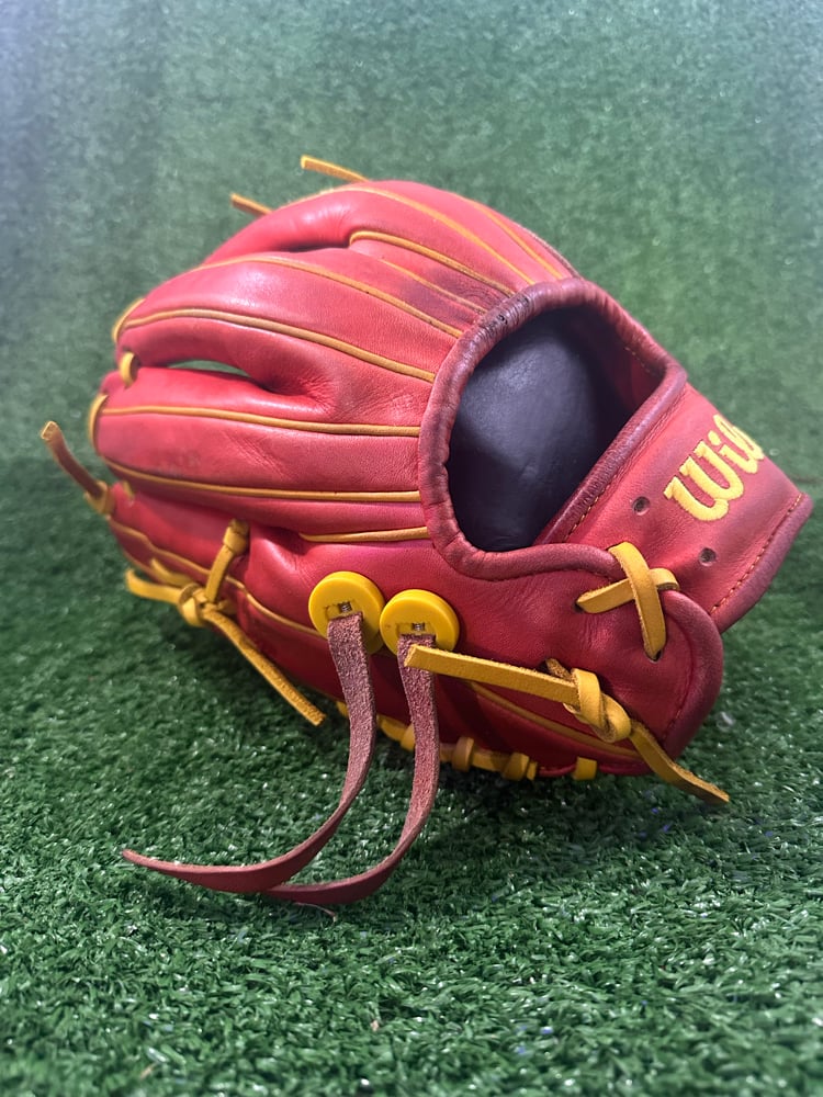 Image of Wilson A2K OA1 - Ozzie Albies Game Model 11.5