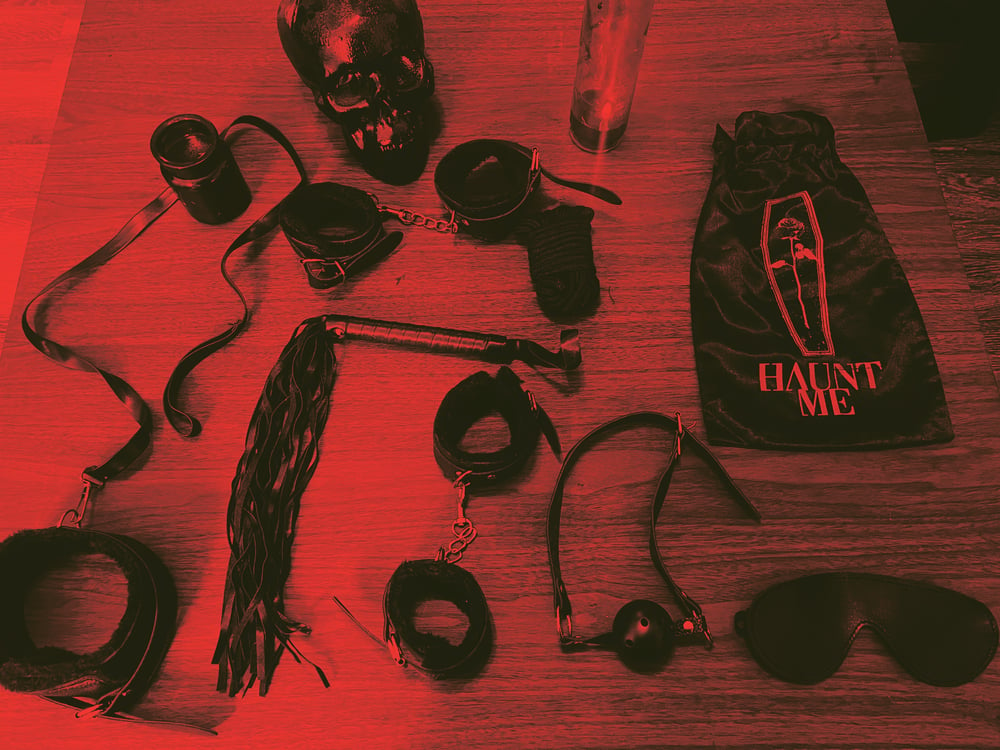 Haunt Me BDSM “Destroy Me” Sex Kit