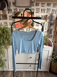 Fashion Nova crop long sleeve top