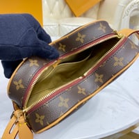 Image 5 of Heart shaped bag 