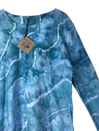 Image 3 of 1XL Ladies Long-Sleeve Stretch Tee in Seaside Geode Ice Dye