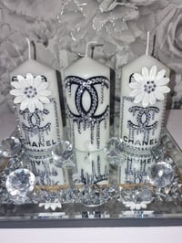 Image 3 of WHITE FLOWER CANDLE SET