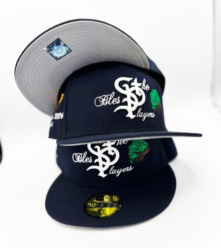 Image of QTRS🌍 “A Thin Line” Fitteds 