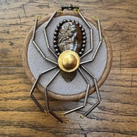 Image 4 of Cameo spider (a, 3 inches)