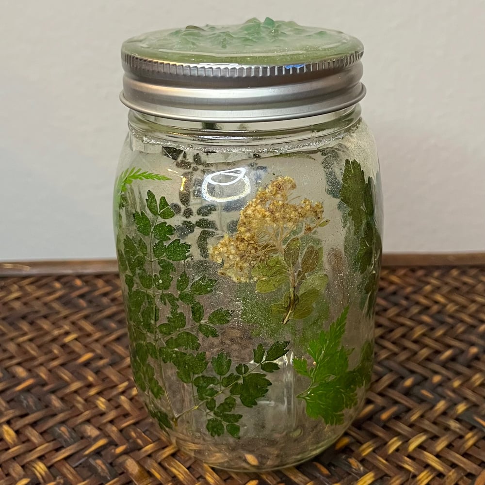 Image of geeen aventruine floral jar