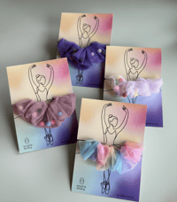 Scrunchie i tyll med kort