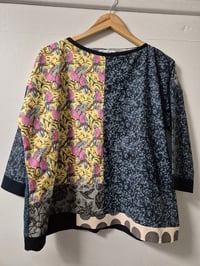 Image 1 of Swing Top ‐ galah and charcoal 