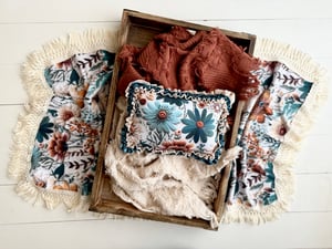 Image of teal and rust curated set
