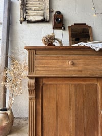 Image 8 of L’ancien meuble de toilette