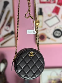 Image 2 of Mini round Chanel 