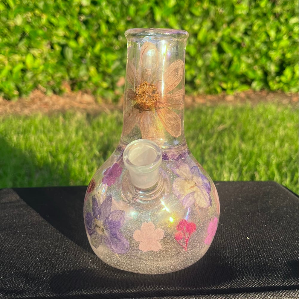 Image of amethyst & purple flower holographic 6"
