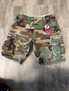 Gallery camo men’s shorts pre owned size 32