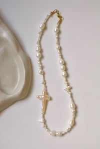Mixed pearl cross necklace 