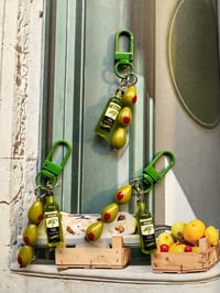 Image 2 of OLIVE OIL & OLIVES KEYRING 