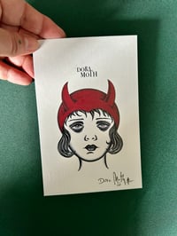 Postal Chica demonio 