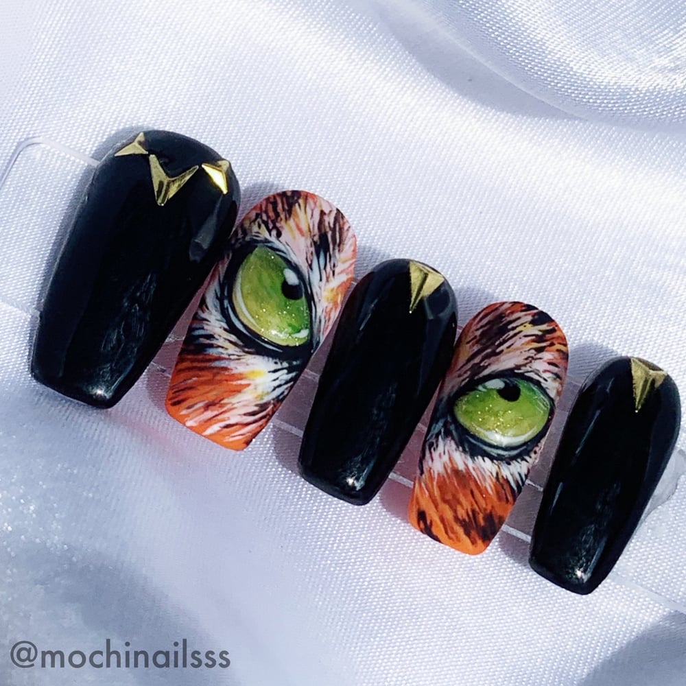 Image of Eye Of The Tiger Nails