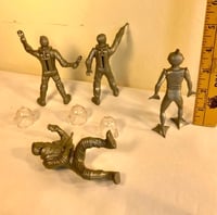 Image 3 of Marx Playset vintage repro Martian Figure Set 4”