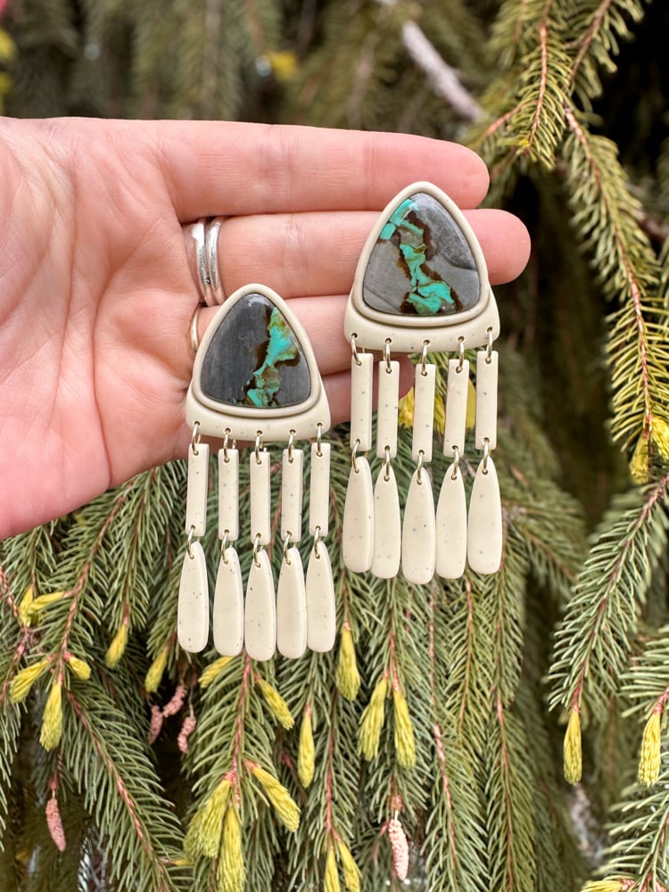Image of Gray Ribbon Dakota’s