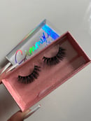Image 2 of SIMMI LASHES