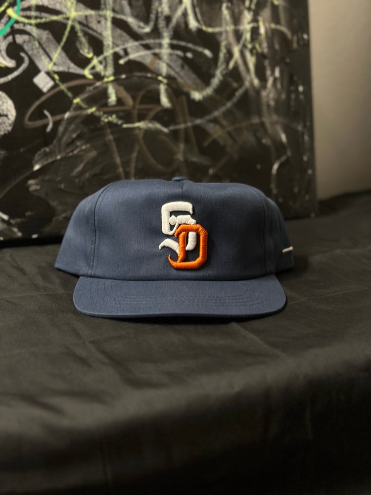 Trophy SD MONOGRAM SNAPBACK (NAVY/WHITE/ORANGE)