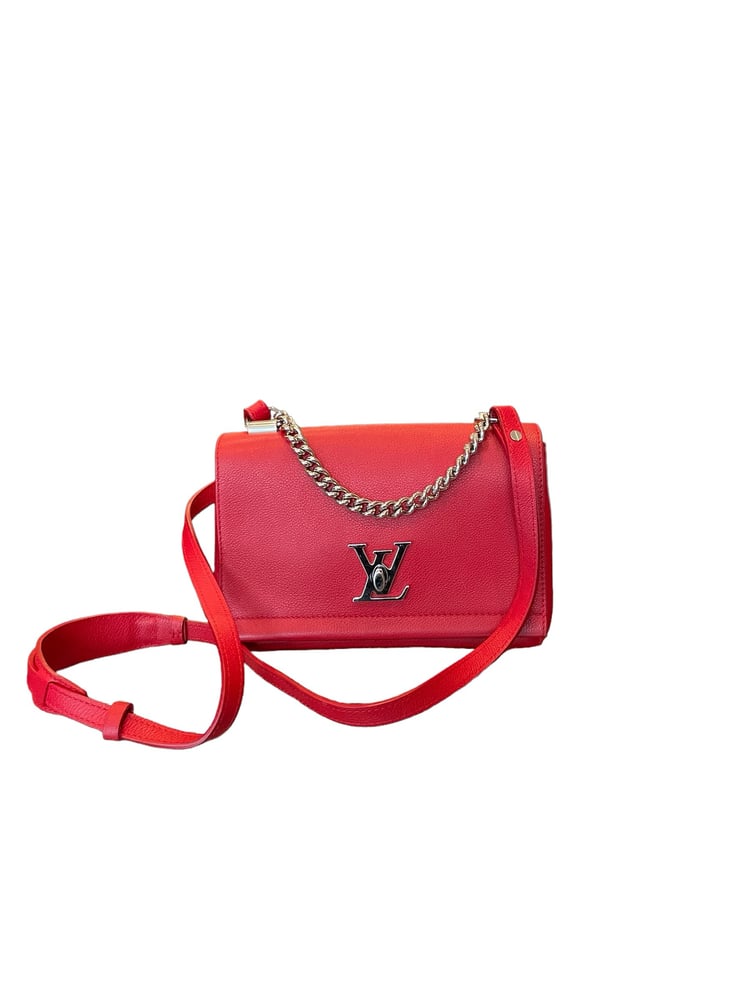 Image of Louis Vuitton Pebbled Lockme  II Chain Handbag