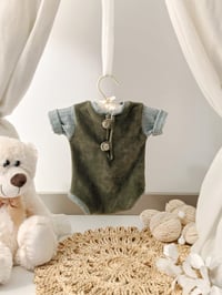 Image 1 of Photo prop | Newborn boys bodysuit Amir | khaki green