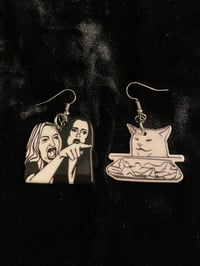 Meme Cat Earrings 
