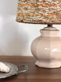 Image 3 of Lampe en céramique et abat-jour tissé