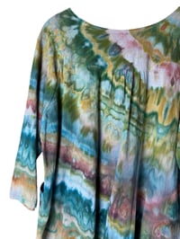 Image 7 of S 100% Cotton Forager Top in Earthy Agate Ice Dye