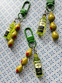 Image 1 of OLIVE OIL & OLIVES KEYRING 