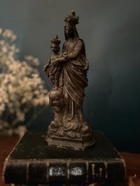 Image 7 of Statue en régule noir de Notre Dame des victoires, Vierge à l’enfant, XIXÈME siècle
