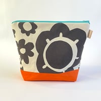 Image 1 of Big Flower Washbag