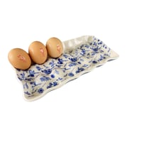 Image 5 of Blue Floral Farmhouse Chicken Egg Tray 18 Capacity 