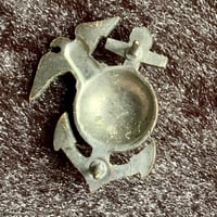 Image 2 of WWI USMC Eagle Globe & Anchor Pin