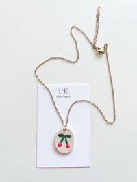 Collier pendentif cerises céramique