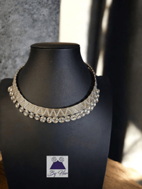Image 2 of Qwj choker