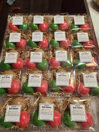 Image 2 of Bath Bomb Christmas Set 