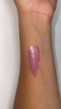 Image 1 of HOT IN ROSÉ 