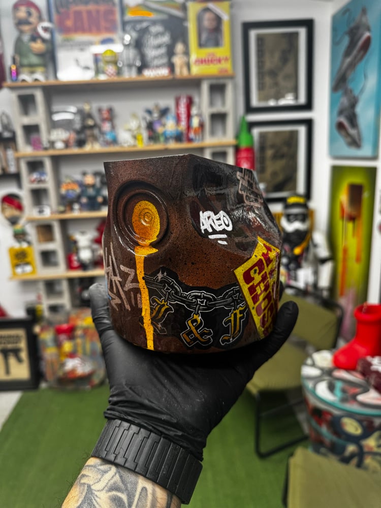 Image of UNIVERSAL 2 