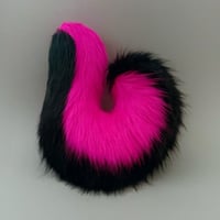 Image 2 of Draculaura Husky Tail Set