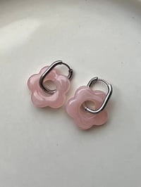 Image 2 of Stainless Steel Marble Pink Resin Flower Huggies