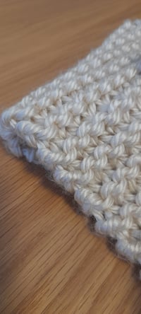 Image of Knitted Cream Scalf