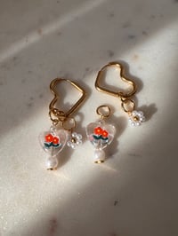 Image 3 of BUILDABLE FLOWER PEARL HEART EARRINGS 