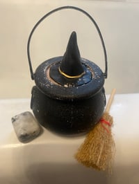 Image 1 of Bubbling cauldron bath potions 