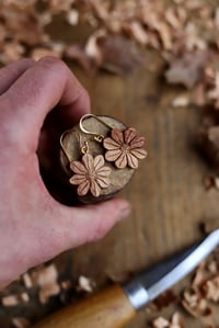 Image 2 of Daisy Flower~ Earrings 