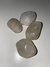 Image 2 of Lemon quartz 