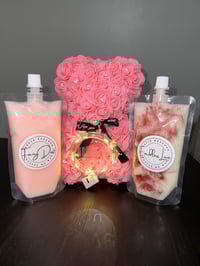 Squeeze Wax Rose Bear Gift Set
