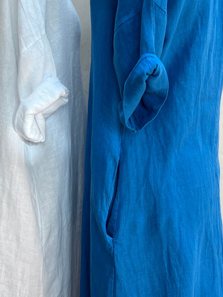 Image of Robe en lin Cybèle Bleu Roi