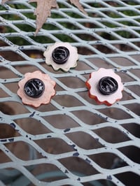 Image 2 of Pin set Bethany