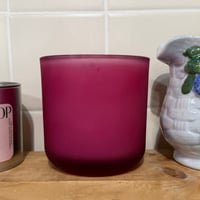 Image 2 of honeydew magnolia scented candle (new)